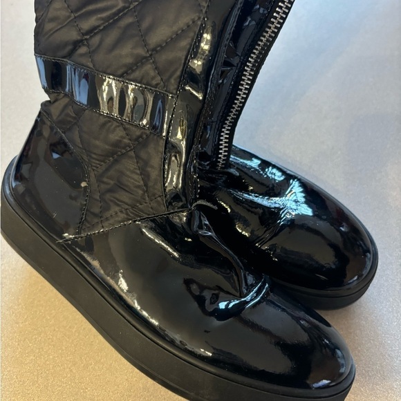 Aquatalia Black Quilted Patent Puffer Boots - Picture 6 of 10